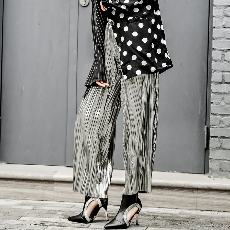 Bigsizeheels Black and White Two Tone Patchwork T Strap Stiletto Heels - Black