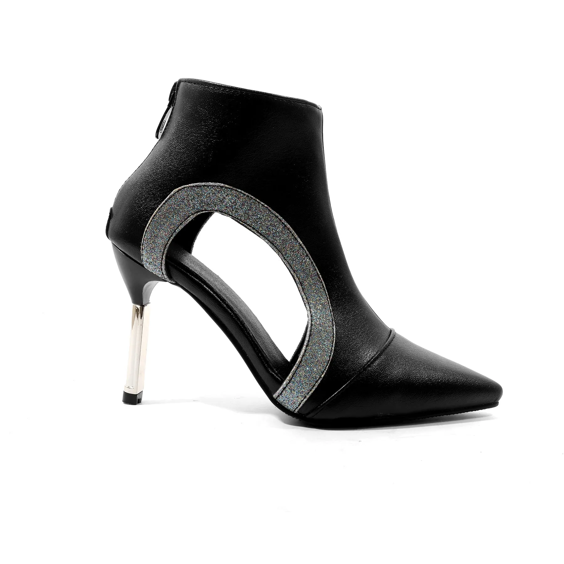 Bigsizeheels Black and White Two Tone Patchwork T Strap Stiletto Heels - Black