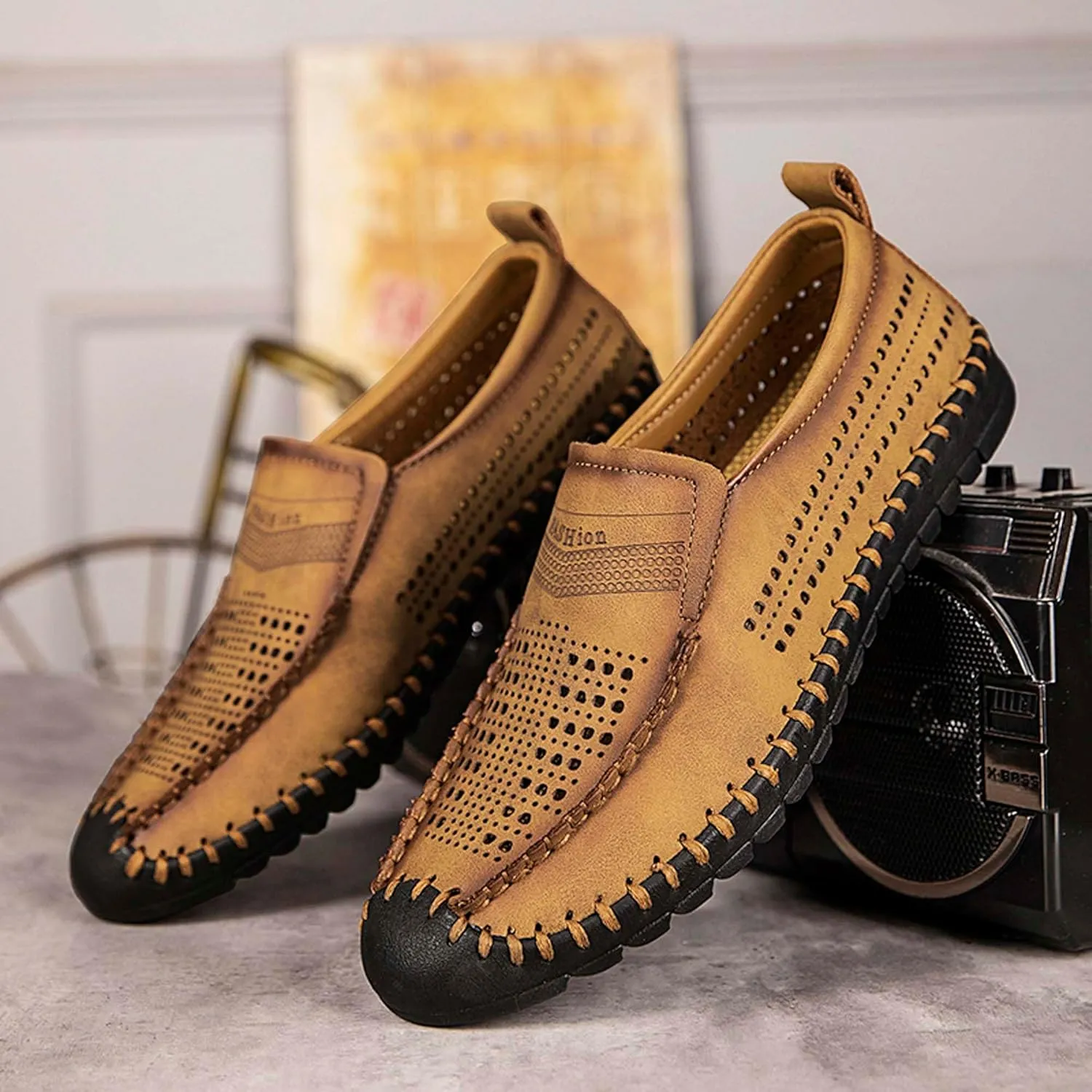 Men's Breathable Walking Shoes Comfortable Casual Leather Shoes Lightweight Loafers Retro Business Office Shoes Hollowed Out Leather Casual Shoes Outdoor Hiking Driving Shoes